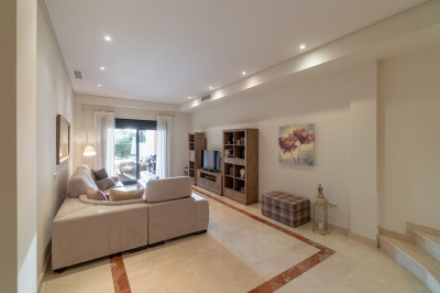 2 Bedroom Ground Floor Apartment in Puerto Banús - Image 5