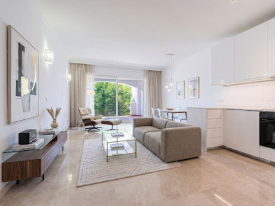 3 Bedroom Middle Floor Apartment in La Quinta - Image 2