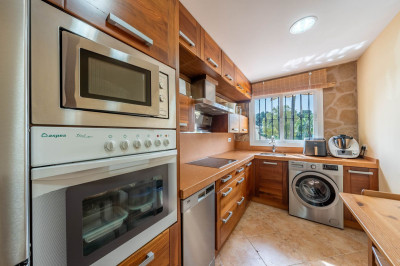 2 Bedroom Ground Floor Apartment in Nueva Andalucía - Image 4