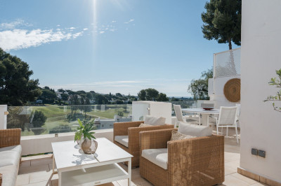 2 Bedroom Penthouse in Nueva Andalucía - Image 1