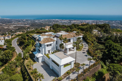 7 Bedroom Detached Villa in La Zagaleta - Image 3