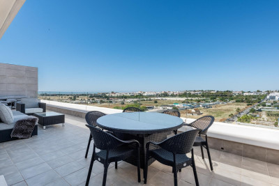 2 Bedroom Penthouse in Nueva Andalucía - Image 2