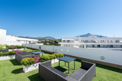2 Bedroom Penthouse in Nueva Andalucía - Image 4
