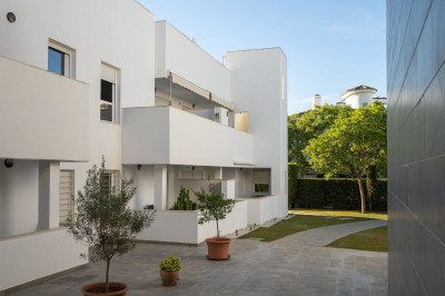 3 Bedroom Ground Floor Apartment in Nueva Andalucía - Image 4