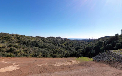 Residential Plot in La Quinta - Image 4