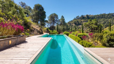5 Bedroom Detached Villa in El Madroñal - Image 2