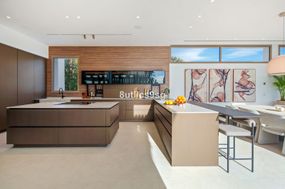 5 Bedroom Detached Villa in Nueva Andalucía - Image 5