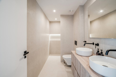 3 Bedroom Middle Floor Apartment in La Quinta - Image 5
