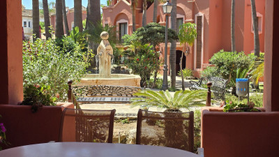 2 Bedroom Ground Floor Apartment in Puerto Banús - Image 4