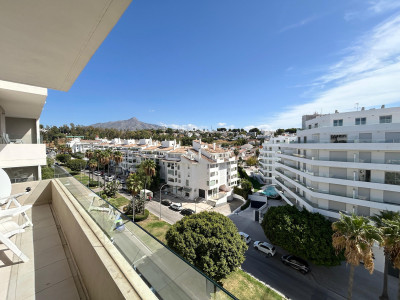 3 Bedroom Middle Floor Apartment in Nueva Andalucía - Image 3