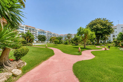 3 Bedroom Middle Floor Apartment in Puerto Banús - Image 1