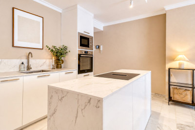 3 Bedroom Middle Floor Apartment in Puerto Banús - Image 3