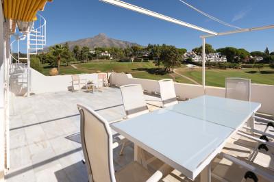 4 Bedroom Townhouse in Nueva Andalucía - Image 2