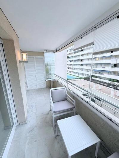 1 Bedroom Middle Floor Apartment in Puerto Banús - Image 3