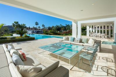 6 Bedroom Detached Villa in Nueva Andalucía - Image 3