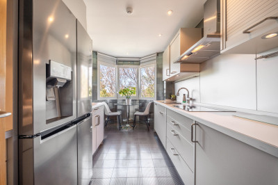 3 Bedroom Middle Floor Apartment in Puerto Banús - Image 5