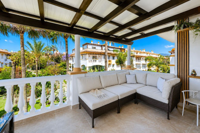 3 Bedroom Middle Floor Apartment in Nueva Andalucía - Image 3