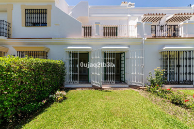 3 Bedroom Townhouse in Nueva Andalucía - Image 3