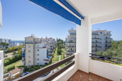 3 Bedroom Middle Floor Apartment in Puerto Banús - Image 5