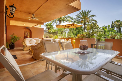 2 Bedroom Ground Floor Apartment in Puerto Banús - Image 3