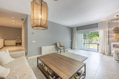 2 Bedroom Ground Floor Apartment in Puerto Banús - Image 5