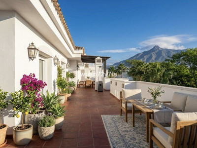 2 Bedroom Penthouse in Nueva Andalucía - Image 1