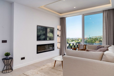 3 Bedroom Middle Floor Apartment in La Quinta - Image 3