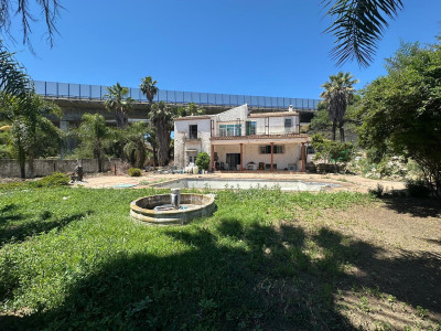 7 Bedroom Detached Villa in Nueva Andalucía - Image 1