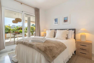 2 Bedroom Ground Floor Apartment in Nueva Andalucía - Image 4