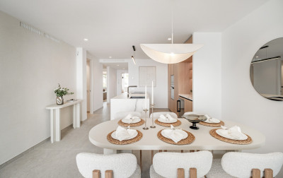 3 Bedroom Middle Floor Apartment in Nueva Andalucía - Image 5