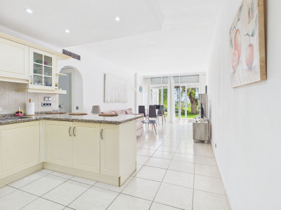 2 Bedroom Ground Floor Apartment in La Quinta - Image 4