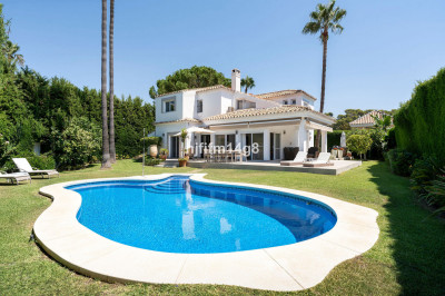 5 Bedroom Detached Villa in Nueva Andalucía
