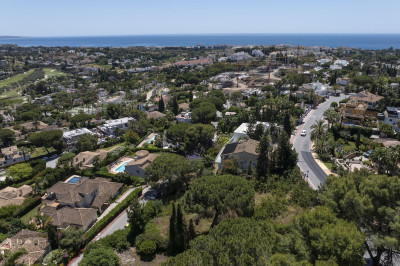 Residential Plot in Nueva Andalucía - Image 3