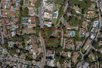 Residential Plot in Nueva Andalucía - Image 4
