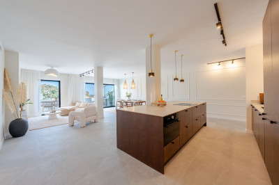 3 Bedroom Middle Floor Apartment in La Quinta - Image 1