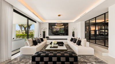 6 Bedroom Detached Villa in Nueva Andalucía - Image 3
