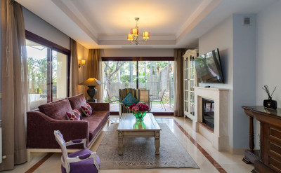 4 Bedroom Semi-Detached House in Nueva Andalucía - Image 3