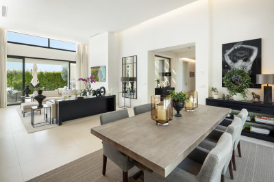5 Bedroom Detached Villa in Nueva Andalucía - Image 5