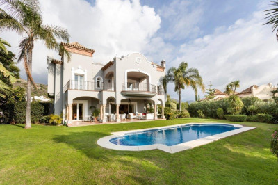 5 Bedroom Detached Villa in La Quinta - Image 4