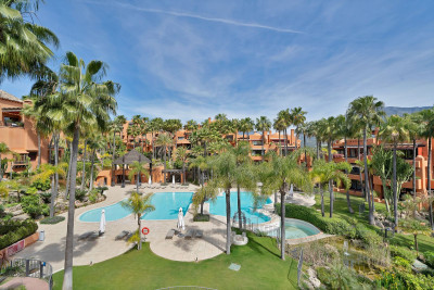 2 Bedroom Penthouse in Puerto Banús - Image 1
