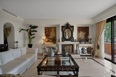 2 Bedroom Penthouse in Puerto Banús - Image 4