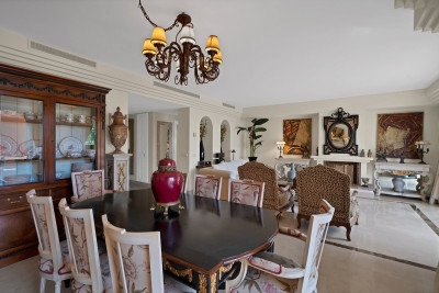2 Bedroom Penthouse in Puerto Banús - Image 5