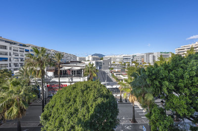 2 Bedroom Middle Floor Apartment in Puerto Banús - Image 2
