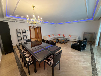 3 Bedroom Ground Floor Apartment in Puerto Banús - Image 2