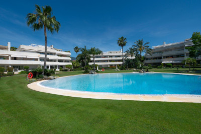 4 Bedroom Penthouse Duplex in Nueva Andalucía - Image 5