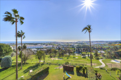 4 Bedroom Middle Floor Apartment in Nueva Andalucía