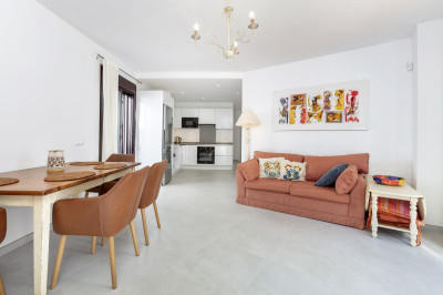 2 Bedroom Ground Floor Apartment in Nueva Andalucía - Image 4