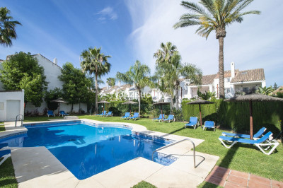 3 Bedroom Semi-Detached House in Nueva Andalucía - Image 1