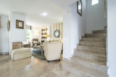 3 Bedroom Semi-Detached House in Nueva Andalucía - Image 3