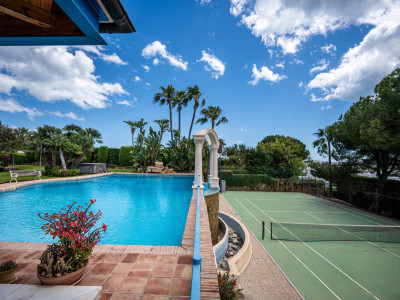 6 Bedroom Detached Villa in Nueva Andalucía - Image 3